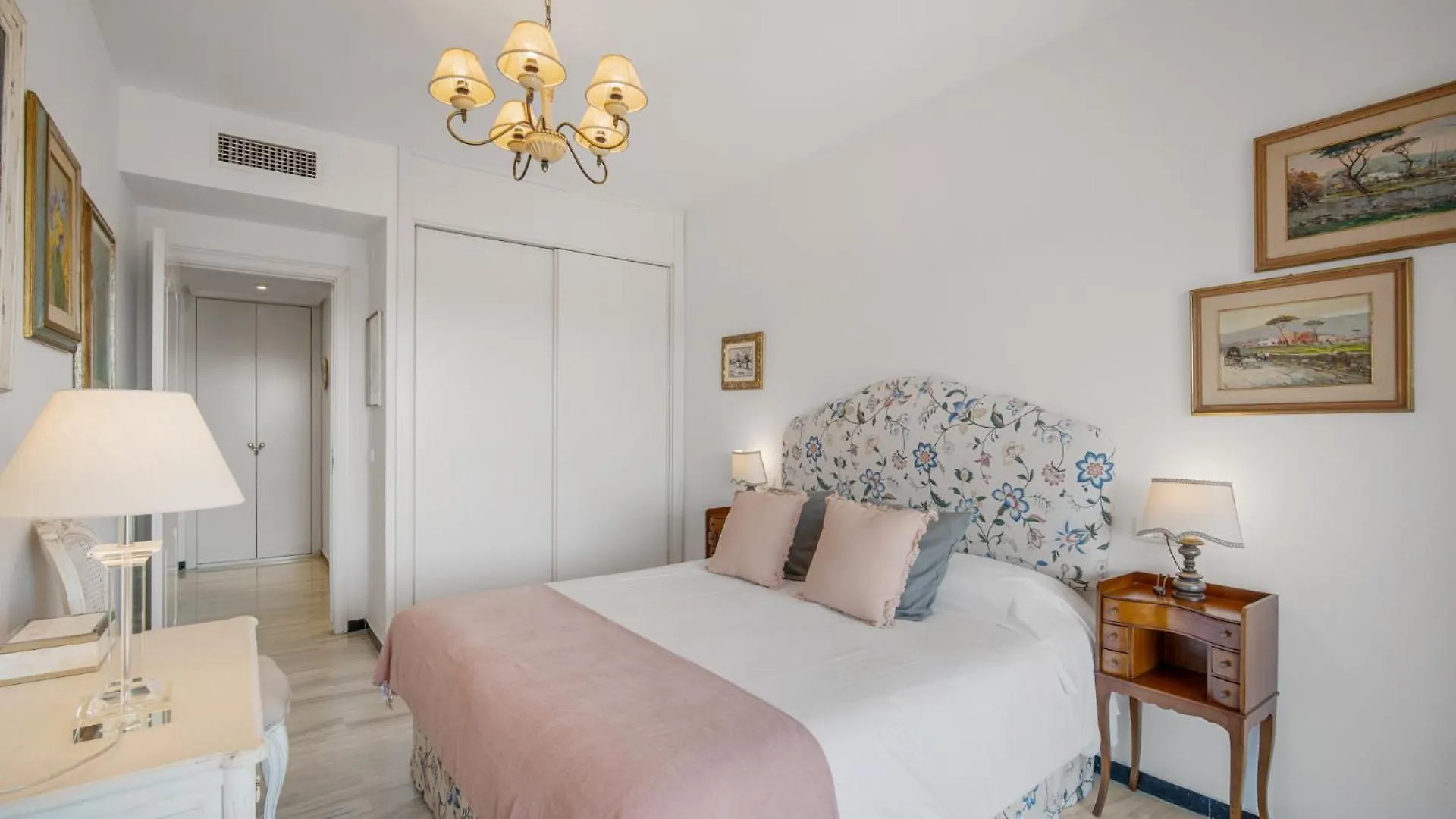1 Bedroom Apartment, With Sea Views, In Medina Garden - Puerto Banus Marbella