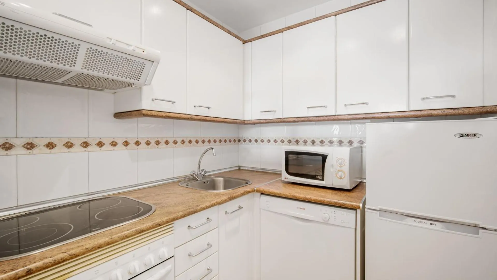 Apartment 1 Bedroom Apartment, With Sea Views, In Medina Garden - Puerto Banus Marbella Spain