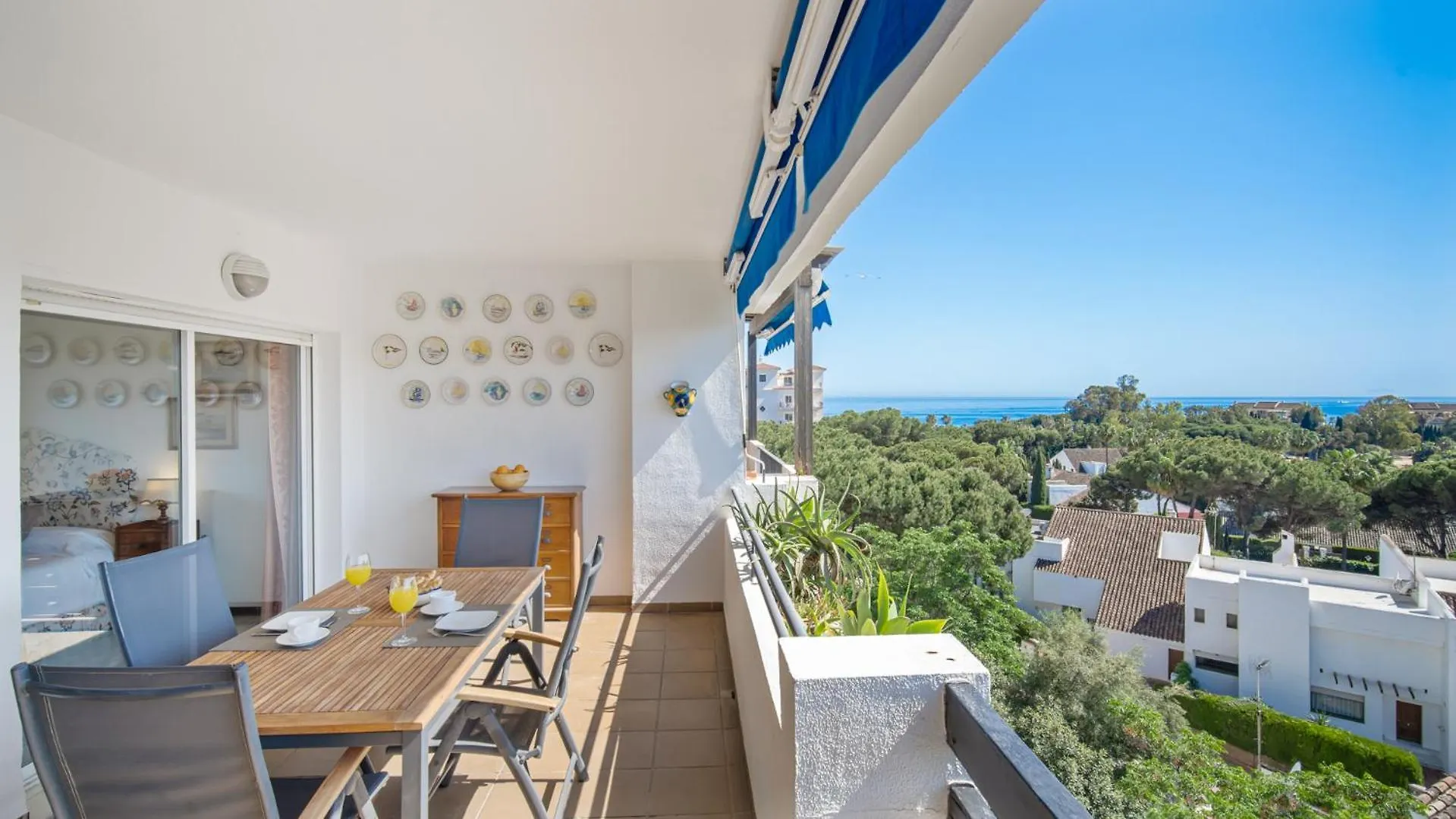 Apartment 1 Bedroom Apartment, With Sea Views, In Medina Garden - Puerto Banus Marbella