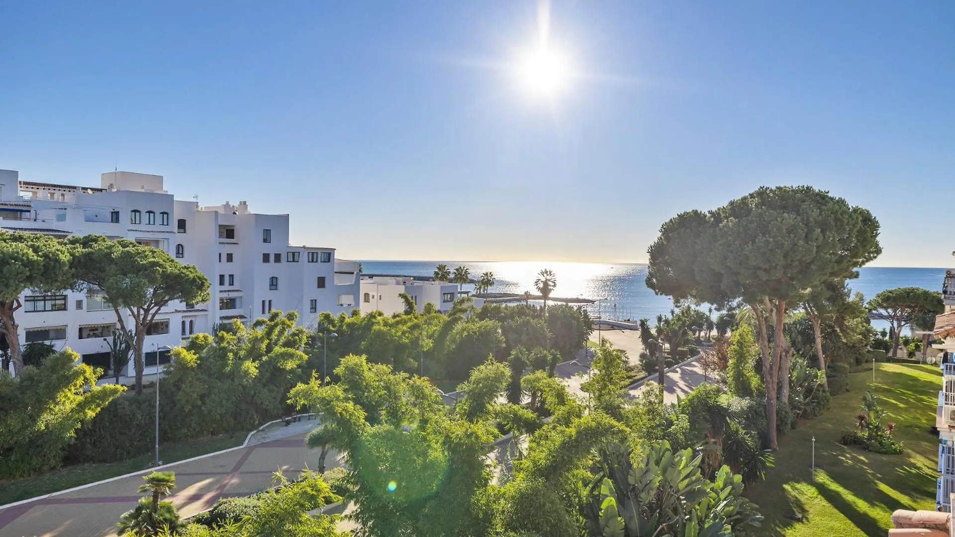 1 Bedroom Apartment, With Sea Views, In Medina Garden - Puerto Banus Marbella